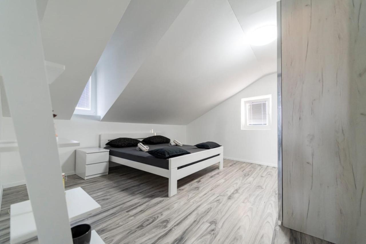 City Center Mayess Aparment Zadar Luaran gambar